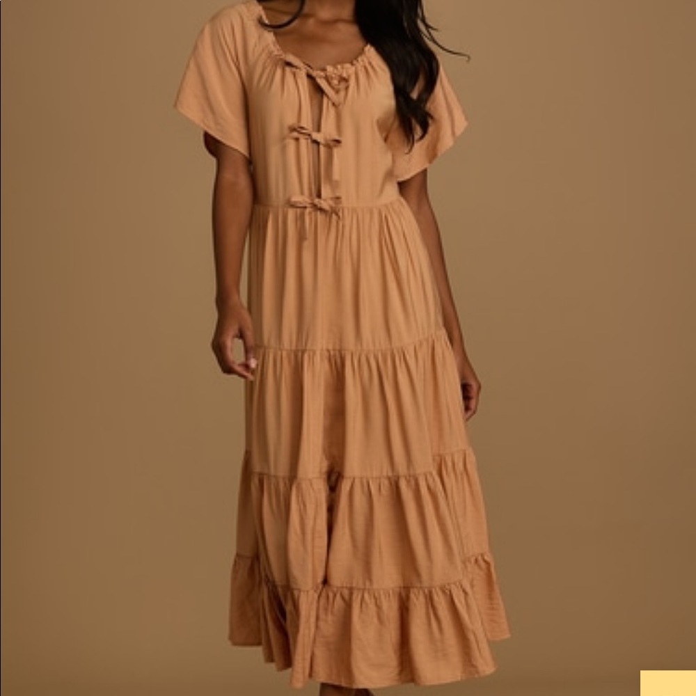 A6 - 306 🧡Lulus Burnt Light Orange Tiered Maxi with pockets!